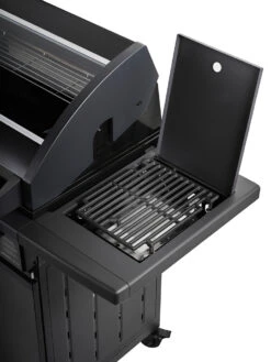 Rösle Gasgrill Magnum PRO G4-S - X-DEAL Inkl. Abdeckhaube Und Gusseisen Grillplatte - Modell 2023 18 Rösle Gasgrill Magnum PRO G4-S - X-DEAL Inkl. Abdeckhaube Und Gusseisen Grillplatte - Modell 2023 -Rosle Grills Geschaft Roesle Gagsrill Magnum Pro Prime Zone offen2 2