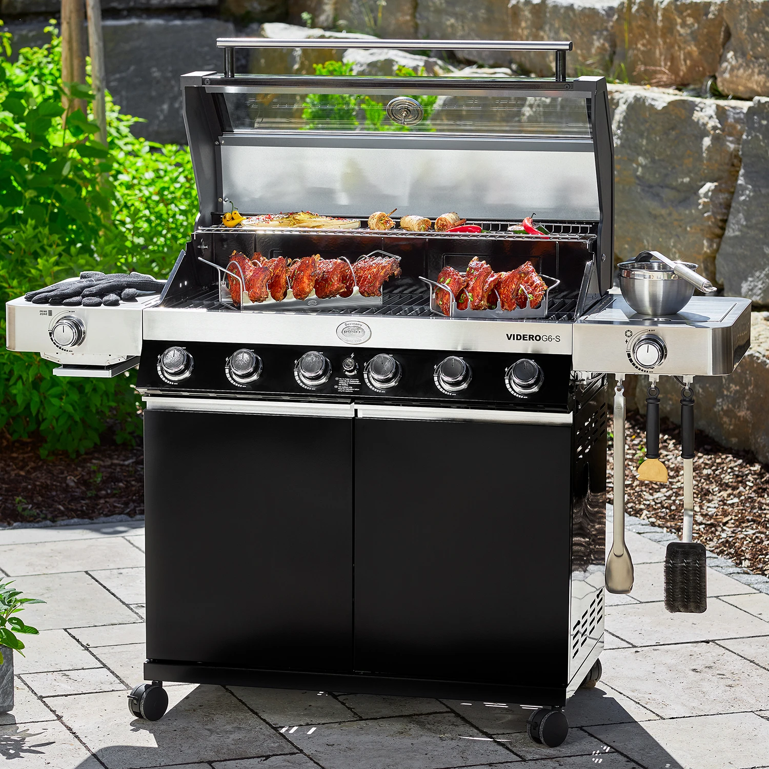 Rösle Gasgrill Videro G6-S VARIO+ Schwarz - Modell 2023 - X-DEAL Inkl. Abdeckhaube, Grillplatte Und Drehspieß 14 Rösle Gasgrill Videro G6-S VARIO+ Schwarz - Modell 2023 - X-DEAL Inkl. Abdeckhaube, Grillplatte Und Drehspieß – Bild 14