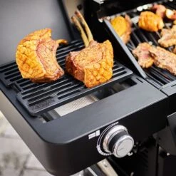 Rösle Gasgrill Videro G4-S Vario+ Nero Matt-schwarz - Modell 2023 -Rosle Grills Geschaft Roesle Videro G4 S Vario NERO Primezone Gussrost 1