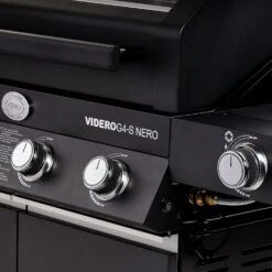 Rösle Gasgrill Videro G4-S Vario+ Nero Schwarz - Modell 2023 - X-DEAL Inkl. Abdeckhaube, Grillplatte Und Drehspieß -Rosle Grills Geschaft Roesle Videro G4 S Vario NERO matt schwarz Drehregler