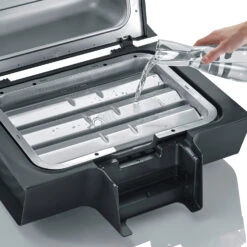 Severin Elektrogrill SEVO Smart Control GT - Boost Zone 500°C - Mit Deckel - 3.000 W - Inkl. Grillfürst Premium Grillbesteck Set Und Premium Grillbürste -Rosle Grills Geschaft Severin Sevo Smart Control GT PG8138 Aluschale 1