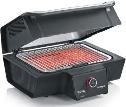 Severin Elektrogrill SEVO Smart Control GT - Boost Zone 500°C - Mit Deckel - 3.000 W - Inkl. Grillfürst Premium Grillbesteck Set Und Premium Grillbürste -Rosle Grills Geschaft Severin Sevo Smart Control GT PG8138 leicht geoeffnet 1