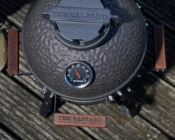 The Bastard Keramikgrill Urban Small - Schwarz Matt - Modell 2023 -Rosle Grills Geschaft The Bastard Urban Small Keramikgrill Deckel