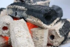 Greek Fire Holzkohlebriketts 10kg -Rosle Grills Geschaft greek fire briketts glut detail 1