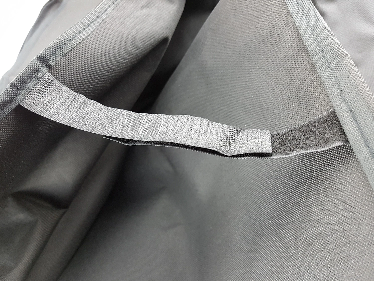 Grillfürst Abdeckhaube / Schutzhülle 172 X 67 X 123 Cm Imperial 590, 490 / P500 / Lex 605 / Regal 590, 490 / Crown 590 / Sovereign 490 / Dualchef 415 G, 425 G, S 425 G / Genesis II 4 Brenner - Eintracht Frankfurt Edition 6 Grillfürst Abdeckhaube / Schutzhülle 172 X 67 X 123 Cm Imperial 590, 490 / P500 / Lex 605 / Regal 590, 490 / Crown 590 / Sovereign 490 / Dualchef 415 G, 425 G, S 425 G / Genesis II 4 Brenner - Eintracht Frankfurt Edition – Bild 6