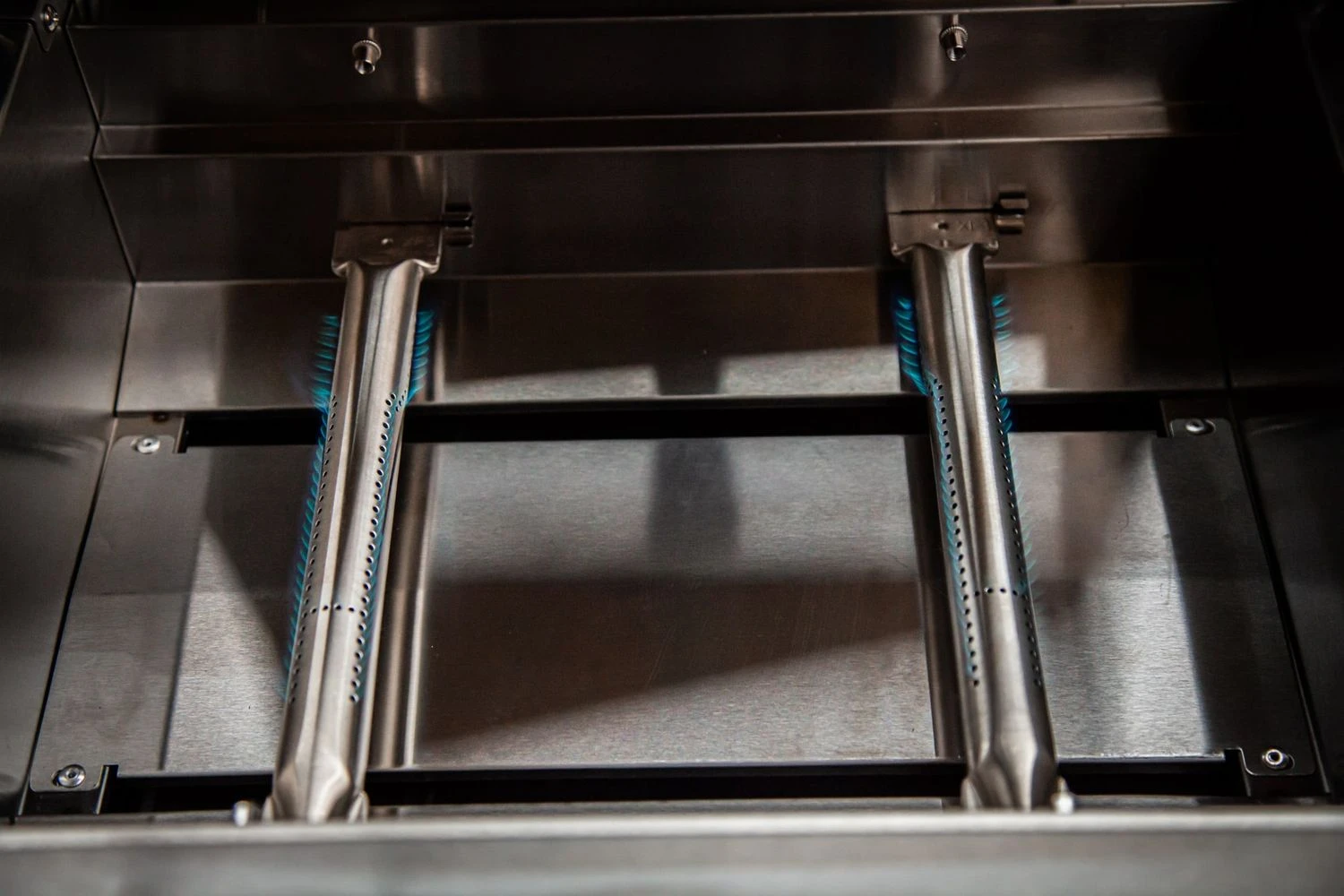 Grillfürst G201E 2-Brenner Gasgrill Portabel V2 - Wohnmobilgrill - 30mbar (EU-Gasgrill) 5 Grillfürst G201E 2-Brenner Gasgrill Portabel V2 - Wohnmobilgrill - 30mbar (EU-Gasgrill) – Bild 5