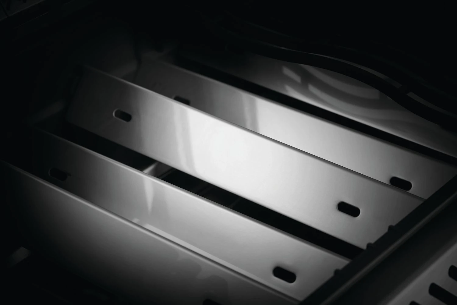 Napoleon Rogue SE 525 Gasgrill, Schwarz Mit Gussrosten, Sizzle Zone Und Heckbrenner - Modell 2023 8 Napoleon Rogue SE 525 Gasgrill, Schwarz Mit Gussrosten, Sizzle Zone Und Heckbrenner - Modell 2023 – Bild 8