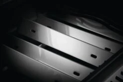 Napoleon Rogue 425 Gasgrill - All Black - Mit Seitenbrenner - Hero Modell 2023 Mit Heckbrenner Inkl. Drehspieß Und Abdeckhaube -Rosle Grills Geschaft napoleon rogue gasgrill brennerabdeackungen sear plates 9