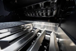 Outdoorchef Dualchef 425 G BZ Gasgrill Mit Blazing Zone Infrarotbrenner + DGS Gusseisen Grillrost 2 Stk.+ DGS Gemüse Grillrost 2 Stk. -Rosle Grills Geschaft outdoorchef dualchef 425 g flammenschutzbleche 18 700 16 1