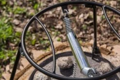 Petromax Feuertopf Deckelhalter Pro-ft Dutch Oven Zubehör -Rosle Grills Geschaft petromax feuertopf deckelhalter nahaufnahme